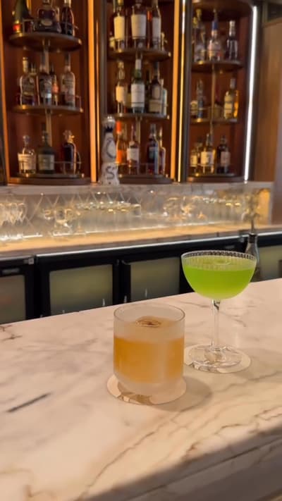 Azura Restaurant, Bar & Lounge