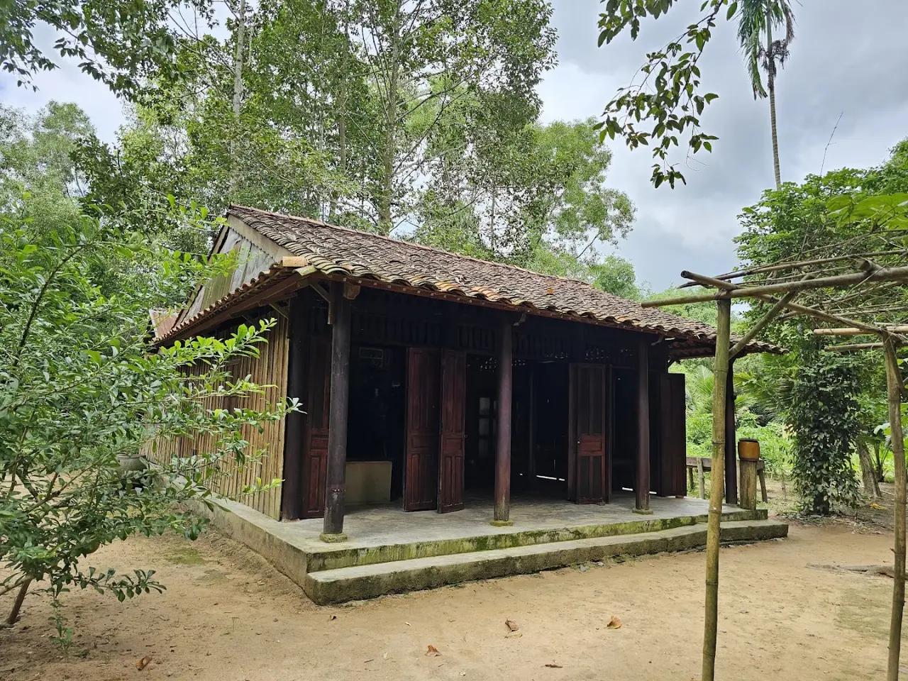 Cu Chi Tunnel