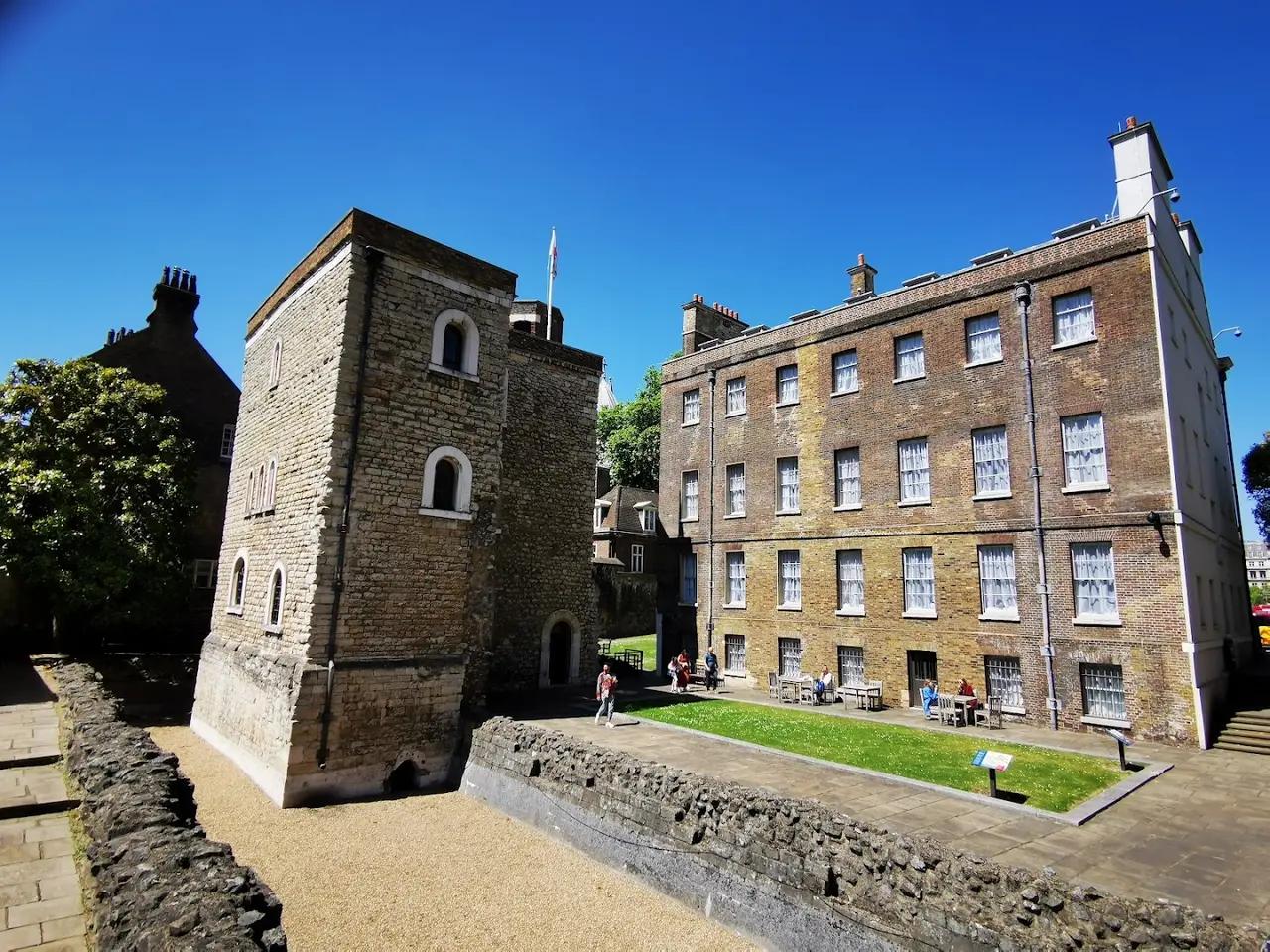 Jewel Tower