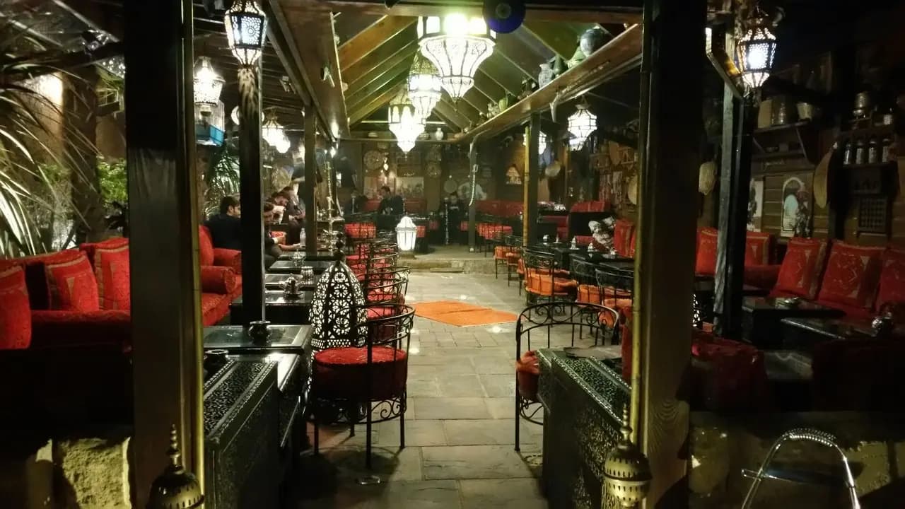 Oasis lounge