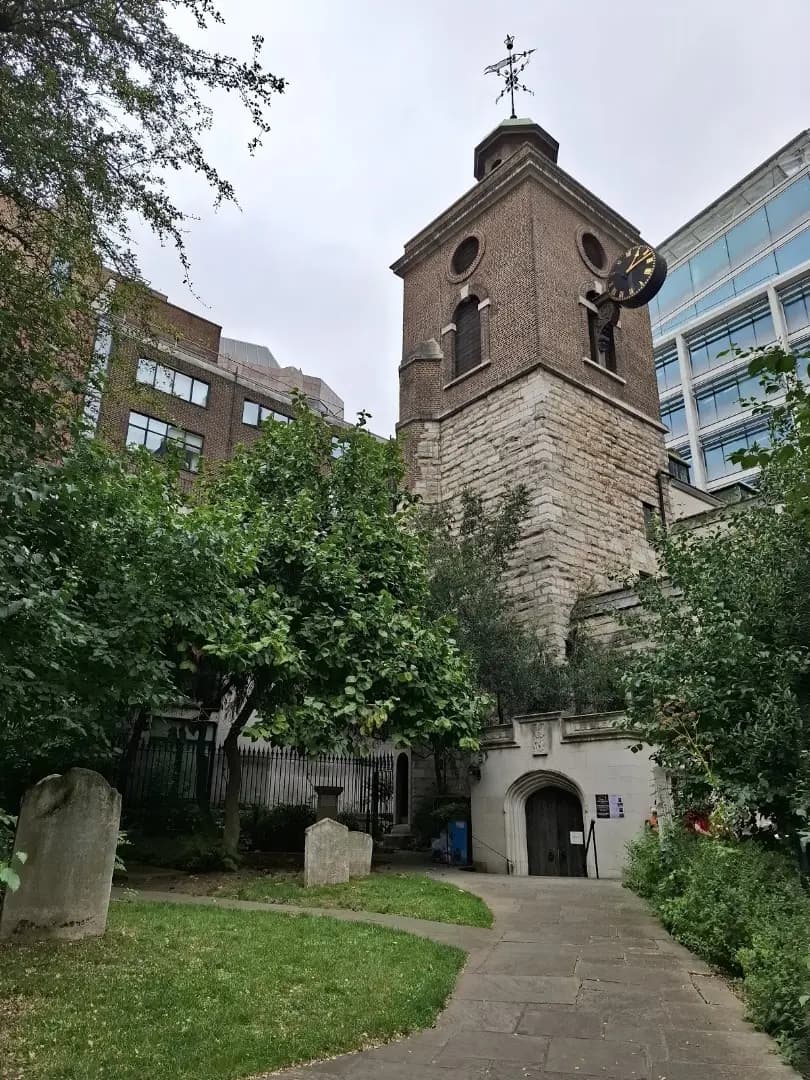 St Olave, Hart Street, Churchyard